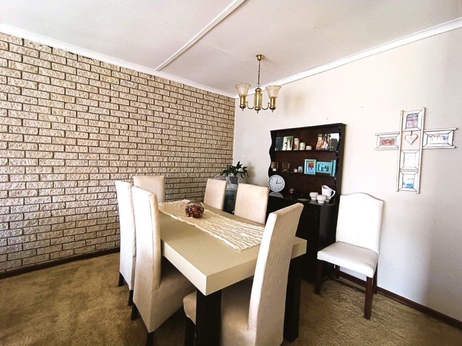 3 Bedroom Property for Sale in Langenhovenpark Free State